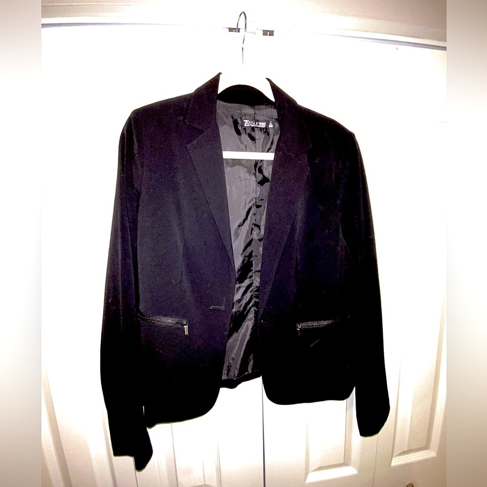 Black Blazer with Zipper details